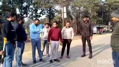 मांडू: सिरका अरगडा में नगर परिषद के कार्यपालक पदाधिकारी अजमल हुसैन ने पीसीसी पथ का निरीक्षण किया