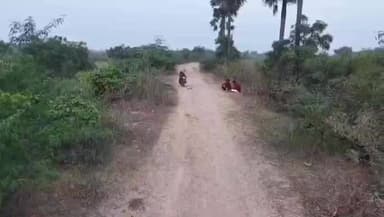 ఉమ్మడి ప్రకాశం జిల్లాలో మందుబాబులకు చెక్ పెడుతున్న అధికారులు, బహిరంగంగా మద్యం తాగుతున్న మందుబాబులు డ్రోన్ చూసి పరారు