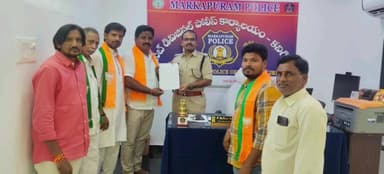 కనిగిరి: నంది విగ్రహాన్ని ధ్వంసం చేసిన వారిపై కఠిన చర్యలు తీసుకోవాలని కనిగిరి డీఎస్పీ సాయి ఈశ్వర్ యశ్వంత్ కోరిన బిజెపి నాయకులు