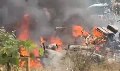 మంగళగిరి: తాడేపల్లి బైపాస్ సమీపంలో విద్యుత్ షార్ట్ సర్క్యూట్.. పలు బైకులు దగ్ధం