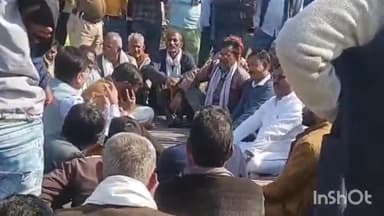 त्योंथर: परसियाखरीदी केंद्र में 5000 क्विंटल धान की तलाई के बाद भी फीडिंग नहीं, हजारों किसानों के साथ कांग्रेस नेता धरने पर