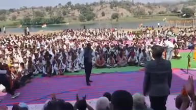 गांगड़तलाई: गांगड़तलाई ब्लॉक में चुनावी तैयारी में जुटे मालवीया दंपती, कार्यकर्ताओं से गुहार- हम माही लाए, हमें माफी दो