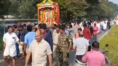 పట్టణంలో అంగరంగ వైభవంగా స్వామి అమ్మవార్ల గిరి ప్రదక్షణ