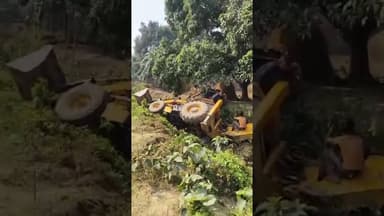 खुदाई के दौरान बड़ा हादसा टला, जेसीबी ड्राइवर बाल-बाल बचा।