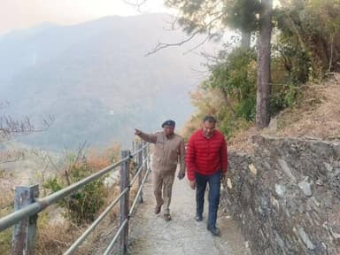 कर्णप्रयाग: नंदा देवी राज जात की तैयारियों को लेकर डीएम और एसपी ने चांदपुर गढ़ी का किया निरीक्षण