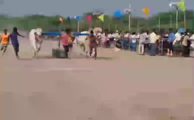 గద్వాల్: వావిలాల గ్రామంలో శివంజనేయ జాతర సందర్భంగా వృశభరాజుల బల ప్రదర్శన పోటీలు నిర్వహణ