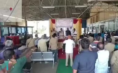 గజ్వేల్: రోడ్డు భద్రత విధానాలను పాటించాలి ఏసిపి నర్సింలు