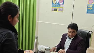 बडोनी: दतिया: सीएमएचओ डॉ. बी.के. वर्मा ने बड़ोनी के सामुदायिक स्वास्थ्य केंद्र का औचक निरीक्षण किया, दिए निर्देश