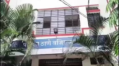 नांदेड: रेल्वेस्टेशन सिटि बसस्थानक जवळ रात्री बाराच्या सुमारास आंध्रप्रदेशातील ईसमाजवळ आढळले लोखंडी खंजर,वजीराबाद पोलीसात गुन्हा