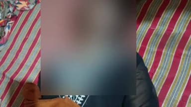 बलिया: बलिया थाना क्षेत्र के नूरजमापुर वार्ड में एक किशोरी ने फांसी लगाकर आत्महत्या की