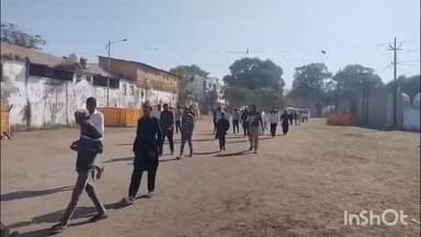 धार: भोजशाला में बसंत पंचमी से पहले जुमे की नमाज अदा करने पहुंचे मुस्लिम समाजजन