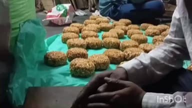 ఎచ్చెర్ల: పురుషోత్తపురంలో బెల్లంతో తయారుచేసిన నెయ్యి చక్రాలకు పండగ రోజుల్లో డిమాండ్ పెరుగుతుందని తెలిపిన వర్తకులు