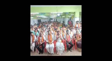 நாகப்பட்டினம்: தாகூர் பகுதியில் 300க்கும் மேற்பட்டோர் மாற்றுக் கட்சிகளின் விலகி தமிழக வெற்றி கழகத்தில் இணைந்தனர்