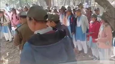 जबेरा: सिंगौरगढ़ में अनुभूति कार्यक्रम का आयोजन, रेंजर मनीष पटेल ने छात्रों को वनों के बारे में जानकारी दी