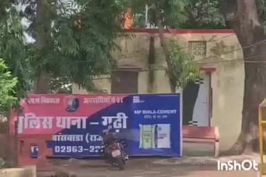 गढ़ी: सोशल मीडिया पर अश्लील फोटो वायरल करने की धमकी देकर रूपों की मांग करने के मामले में घड़ी थाने में केस दर्ज