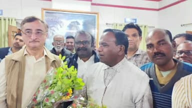 मंडला: मंडला पहुंचे राज्यसभा सांसद विवेक तन्खा से राष्ट्रीय रेल संघर्ष समिति के पदाधिकारी मिले, लाइन विस्तार की मांग की