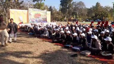 बरही: कुंआ के जंगल में वन विभाग द्वारा अनुभूति कार्यक्रम का आयोजन, छात्राओं को वन एवं वन्य प्राणियों की जानकारी दी गई