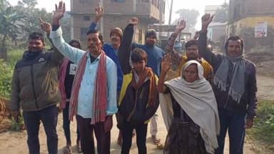 मशरक: हंसापीर गांव में बिजली विभाग की लापरवाही से आक्रोशित ग्रामीणों ने जताया विरोध