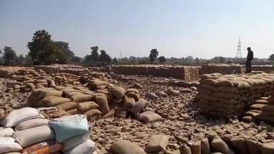 बरही: डोकरिया धान खरीदी केंद्र: खुले में रखा हजारों क्विंटल धान, किसान परिवहन से परेशान