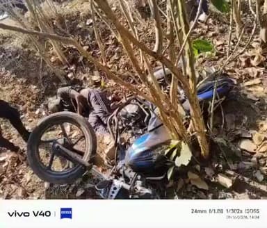 एनएच 30 भोंड मोड़ के समीप अनियंत्रित होकर बाइक सवार तीन युवक गिरे, उपचार जारी