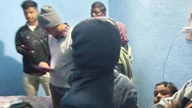 सरैयाहाट: सरैयाहाट/चरकापाथर में सरकारी शिक्षक काली चरण टुडू ने फांसी लगाकर की आत्महत्या, पुलिस जांच में जुटी