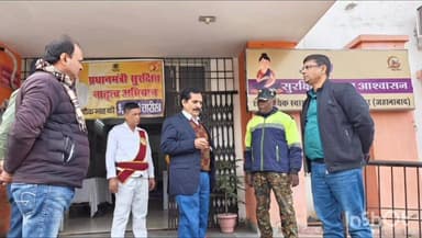 रतनी फरीदपुर: सिविल सर्जन ने रतनी सीएचसी का औचक निरीक्षण किया