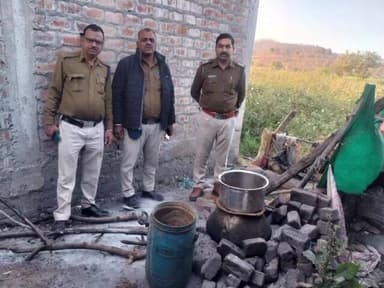 बागली: अवैध शराब के संग्रहण और बिक्री के खिलाफ कार्रवाई, 05 मामले दर्ज