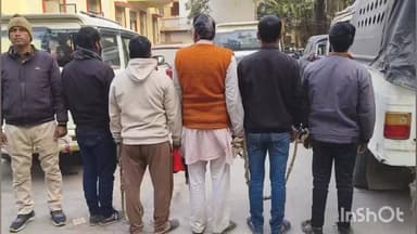 मुरलीगंज: मद्य निषेध विभाग ने देसी-विदेशी शराब के साथ दो कारोबारियों और तीन शराबियों को किया गिरफ्तार