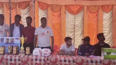 पचपहाड़: पचपहाड़ में मां दुर्गा क्रिकेट क्लब द्वारा टेनिस बॉल क्रिकेट प्रतियोगिता का शुभारंभ किया गया