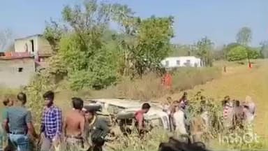 ବୋଲଗଡ: ଟାଙ୍ଗୀସାହି ଛକରେ ବୋଲର ପିକଅପ-ଟାଟାଏସି ଗାଡି ଦୃଘଟଣା ଗ୍ରସ୍ତ