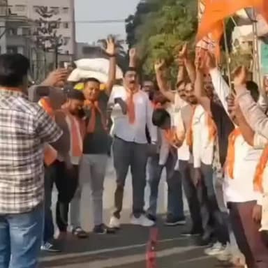 રાજકોટ પશ્ચિમ: મહારાષ્ટ્રમાં ચૂંટણીમાં ભાજપનો ભવ્ય વિજય, કમલ આમ ખાતે ભાજપ કાર્યકરો દ્વારા ભવ્ય ઉજવણી