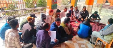 देसरी: देसरी में हिन्दू सम्मेलन के आयोजन को लेकर दिनेश्वर नाथ मंदिर में हुई संयुक्त बैठक