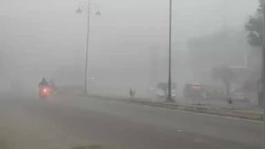 धनौरा: मौसम में परिवर्तन, गजरौला हाईवे पर दो दिन से छाया घना कोहरा