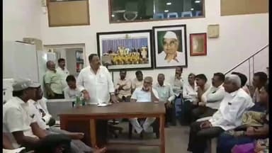 शिरोळ: मा खा राजू शेट्टी यांना मोठा धक्का देत सागर शंभुशेटे यांचा शेकडो कार्यकर्त्यांसह आ राजेंद्र पाटील यड्रावकर गटात प्रवेश