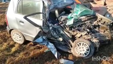 चैनपुर: छतरपुर के पास ट्रक और कार की टक्कर में कार चालक की मौत, ट्रक पलटा