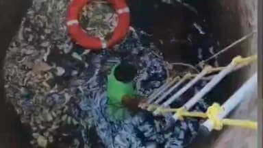 હાલોલ: હાલોલ શહેરના કંજરી રોડ પર ઊંડા કુવામાં પડેલા વાછરડાનુ હાલોલ ફાયર ટીમ દ્વારા રેસ્ક્યૂ કરવામાં આવ્યું હતુ