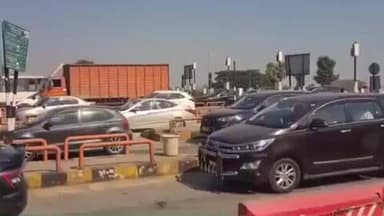 నల్గొండ: కేతేపల్లి టోల్ ప్లాజా వద్ద వాహనాల రద్దీ వాహనా దారులు ఇబ్బంది కలగకుండా ప్రత్యేకమైన చర్యలు