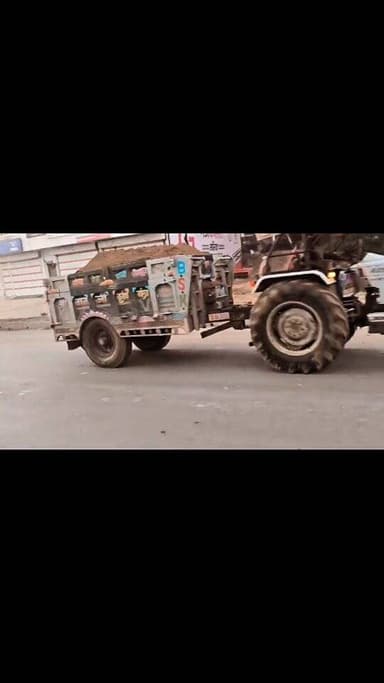 महिदपुर में बेधड़क प्रशासन की नाक के नीचे बेशकीमती पीली मिट्टी खनिज की हो रही अवैध तस्करी/ शासन को हो रहा करोड़ो का राज...