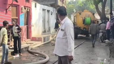 बड़वानी: बड़वानी शहर के वार्ड 13 में सीवरेज लाइन से लोगों को परेशानी, रहवासियों ने सुधार की मांग की