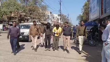 अशोक नगर: सेंट्रल बैंक के सामने बुजुर्ग से मारपीट करने वाले दो आरोपी गिरफ्तार, निकाला गया जुलूस