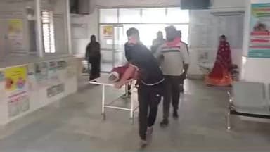 मशरक: बहरौली बाजार के पास बाइक की टक्कर में वृद्ध महिला घायल