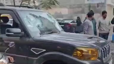 हिसार: हिसार रेड स्केयर मार्केट में स्कॉर्पियो गाड़ी में तोड़फोड़, गाड़ी सवार घायल, पहचान नहीं हो पाई