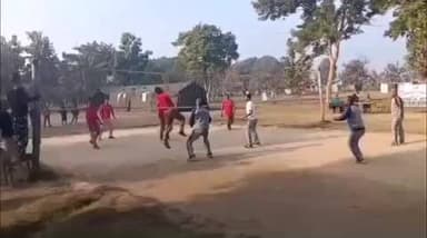 भिनगा: ककरदरी परिसर में SSB और नेपाल APF के बीच खेला गया मैत्रीपूर्ण वॉलीबॉल मैच