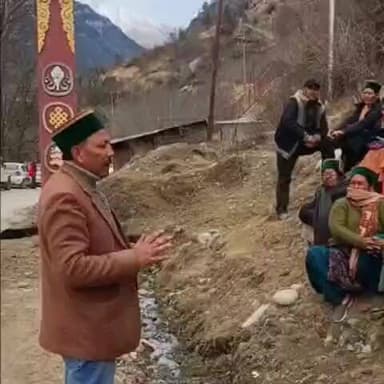 सांगला: कूपा समीप JSW के बाँध के आसपास ज़मीनों में आई दरारें, सांगला घाटी के लोग हुए एकत्रित