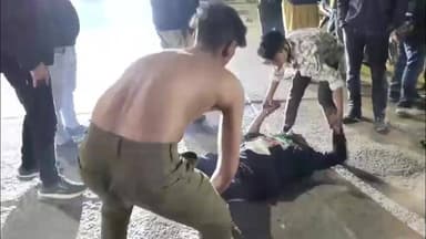 गोवर्धन: नशे में धुत तेज रफ्तार बाइक सवार बंद पड़ी टायर पंचर की दुकान में घुसा, हादसे में एक युवक की हालत नाजुक