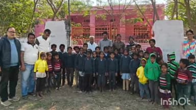 खमनोर: मोलेला में कड़ाके की ठंड में बच्चों को मिला 'तपिश' का साथ, आर्ट ऑफ लिविंग ने बांटे स्वेटर