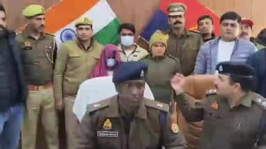 बुलंदशहर: पुलिस लाइन में प्रेस वार्ता कर एसपी सिटी ने नीरज हत्याकांड का सनसनीखेज खुलासा किया