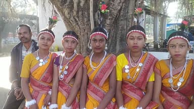 मकर संक्रांति के अवसर पर सलका मेआयोजित हिंदू सम्मेलन में नर्तक दलों ने दिखाया अपना करतब 🎆🎆🎇🎇🌸🌸🌼🌼🌼