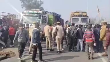 मिलक: हरियाणा के हिसार से पश्चिम बंगाल जा रहे खालों से लदे ट्रक को हिंदू संगठन के लोगों ने लोहा पट्टी गांव के पास रोका