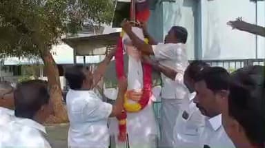 பரமத்தி வேலூர்: ஊஞ்சபாளையத்தில் எம்.ஜி.ஆர் பிறந்தநாளையொட்டி அன்னதானம், விளையாட்டு போட்டிகளை எம்.எல்.ஏ சேகர் தொடங்கி வைத்தார்